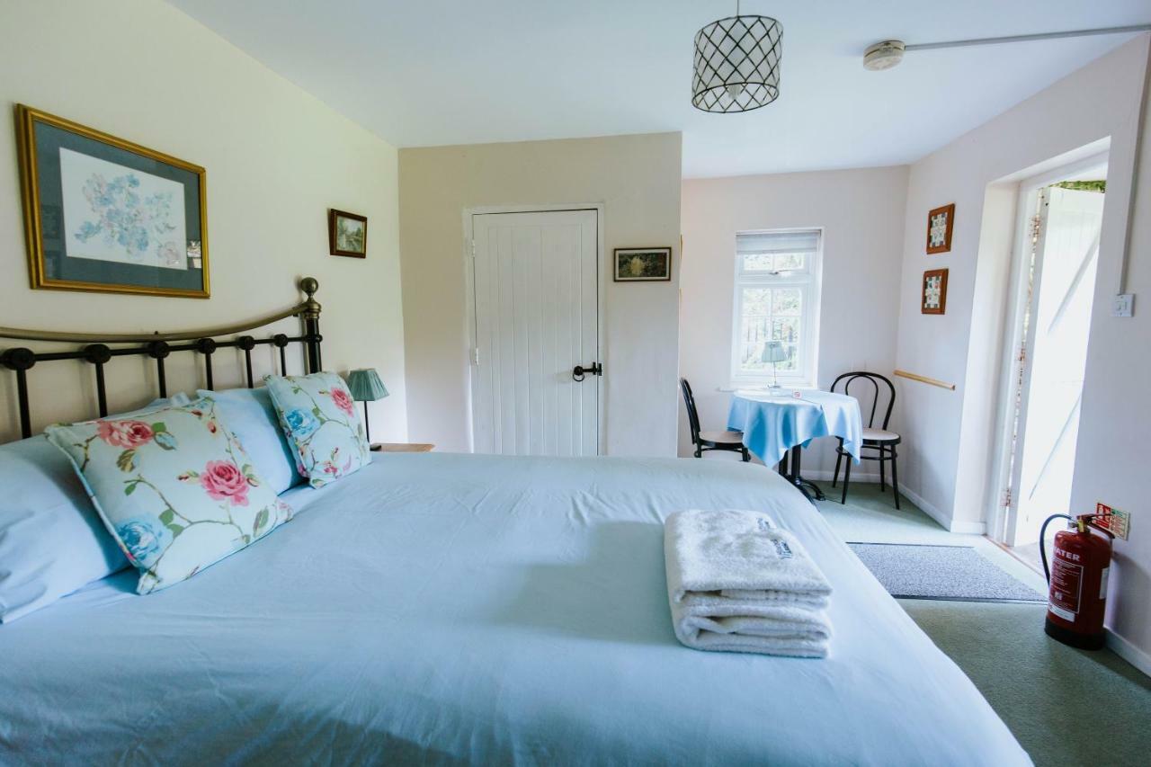 Bluebell House Hotel วินด์เซอร์ ภายนอก รูปภาพ
